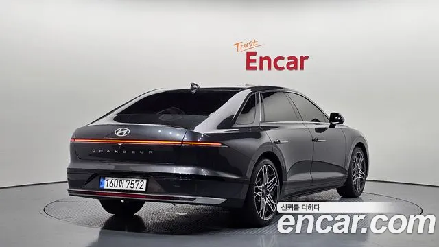 Hyundai Grandeur Grandeur (GN7) — Фото автомобиля 2