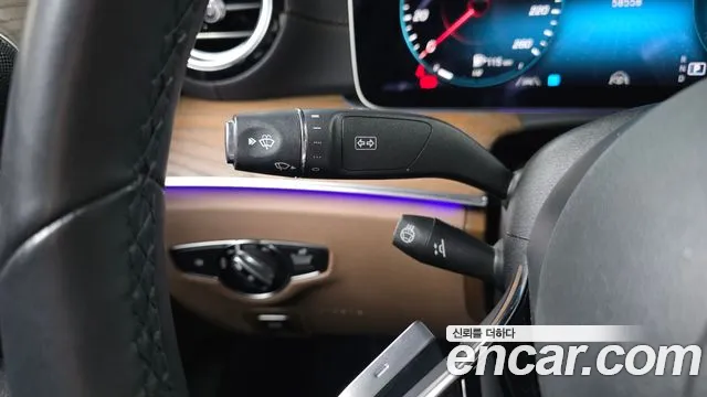 Mercedes-Benz E-Class — Фото автомобиля 28