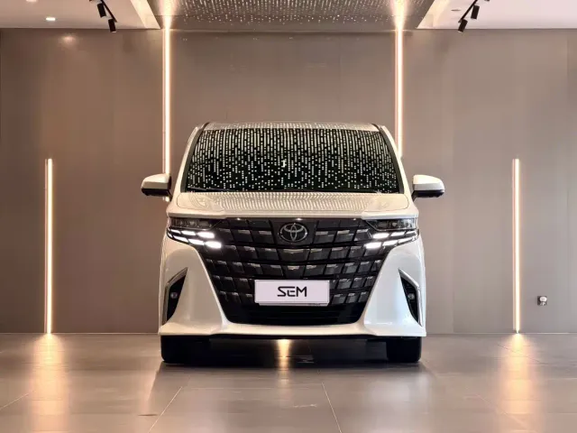 Toyota Alphard — Фото автомобиля 2