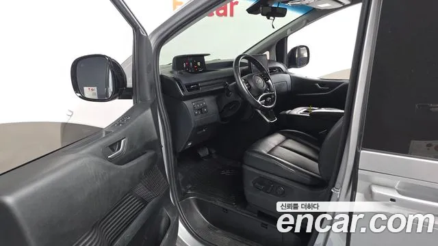 Hyundai Staria Staria 4WD Tourer 11 мест — Фото автомобиля 10