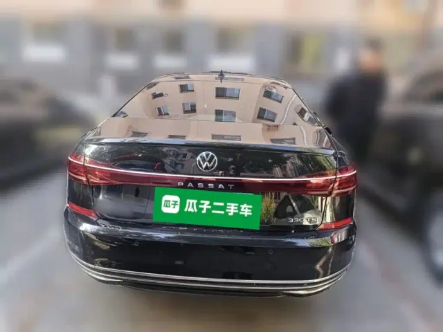 Volkswagen Passat — Фото автомобиля 3