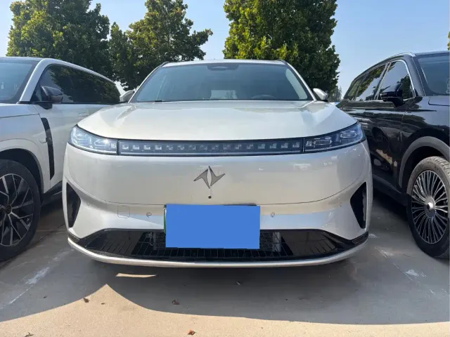 Dongfeng eπ 008 — Фото автомобиля 2