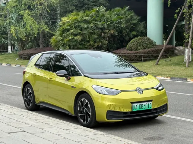 Volkswagen ID.3 — Фото автомобиля 3