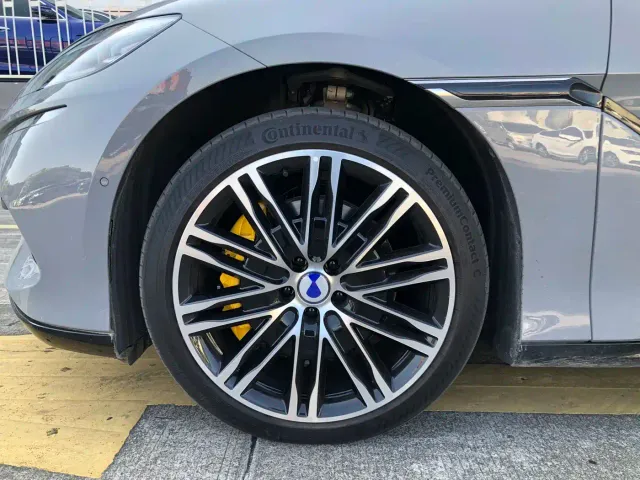 Denza Z9GT — Фото автомобиля 22