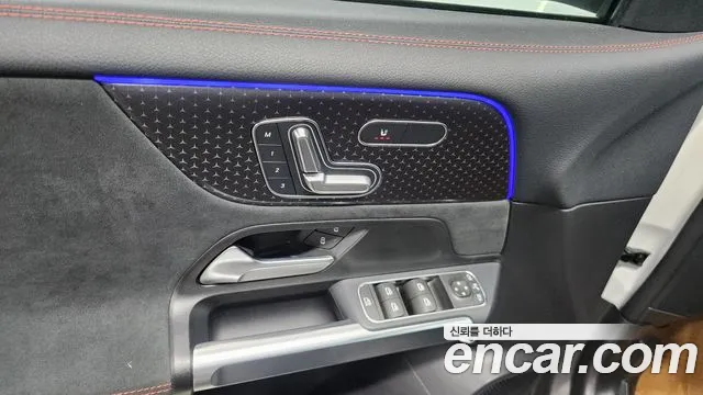 Mercedes-Benz EQB — Фото автомобиля 13