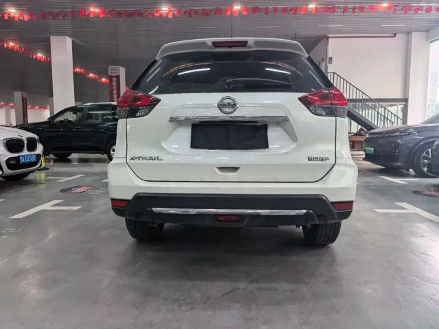 Nissan X-Trail — Фото автомобиля 18