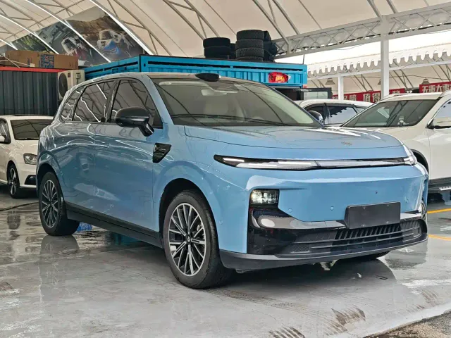 Leapmotor B10 — Фото автомобиля 3