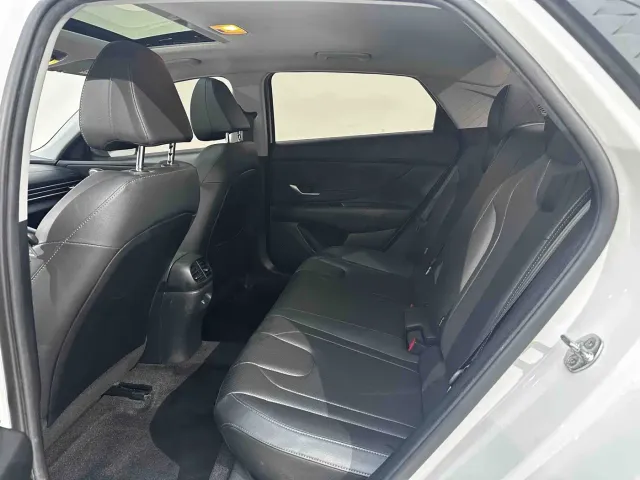 Hyundai Elantra — Фото автомобиля 26