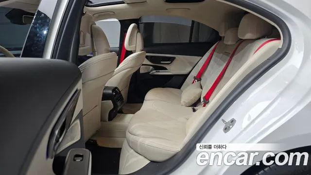 Mercedes-Benz E-Class — Фото автомобиля 10