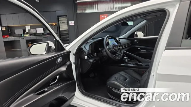 Hyundai Avante CN7 — Фото автомобиля 15