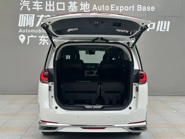 GAC Trumpchi M8 — Фото автомобиля 16