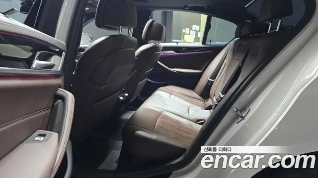 BMW 5 Series G30 — Фото автомобиля 18