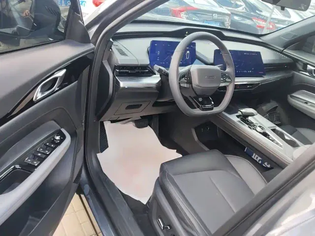 Changan Z6 — Фото автомобиля 15