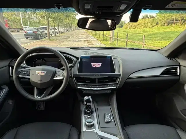 Cadillac CT5 — Фото автомобиля 4