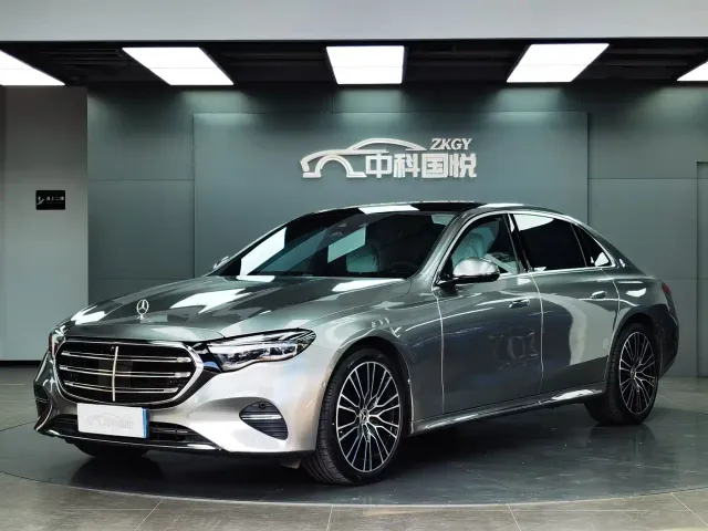 Фотография автомобиля — Mercedes-Benz E-Class