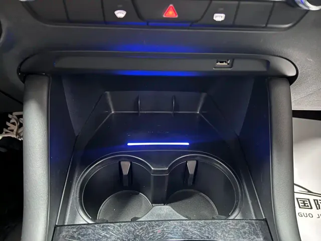 Mazda Axela — Фото автомобиля 16