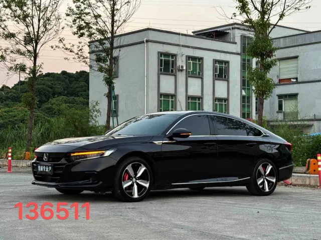 Honda Accord — Фото автомобиля 2