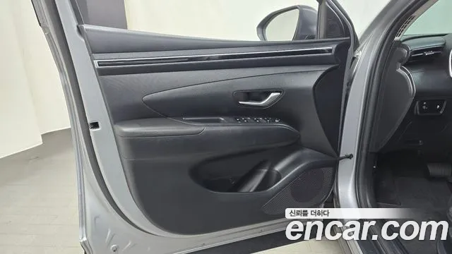 Hyundai Tucson Tucson (NX4) Дизель 2.0 2WD — Фото автомобиля 24