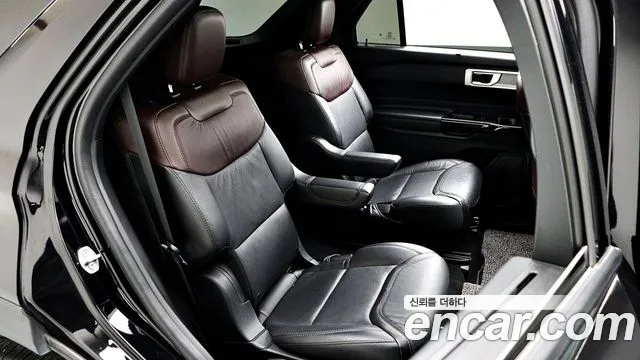 Ford Explorer — Фото автомобиля 9