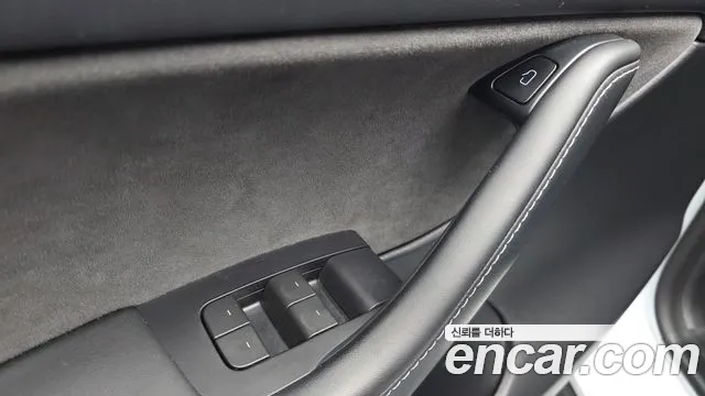 Tesla Model Y — Фото автомобиля 30