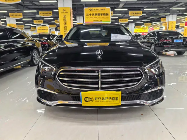 Mercedes-Benz E-Class — Фото автомобиля 2