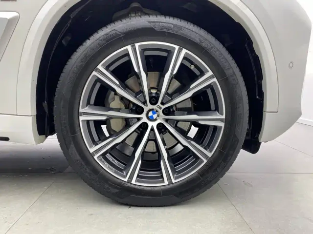 BMW X5 — Фото автомобиля 3