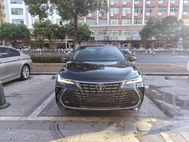 Toyota Avalon — Фото автомобиля 2