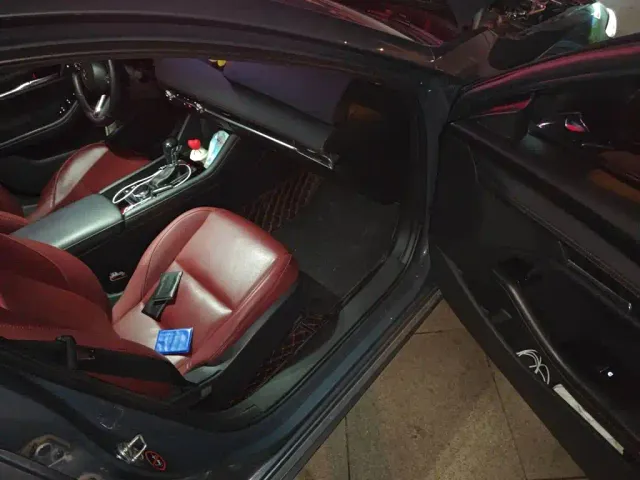 Mazda Axela — Фото автомобиля 17