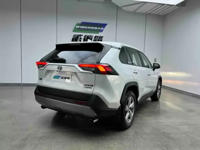 Toyota RAV4 Rongfang 2022 Hybrid 2.5L E-CVT 2WD Elite Edition — Фото автомобиля 10