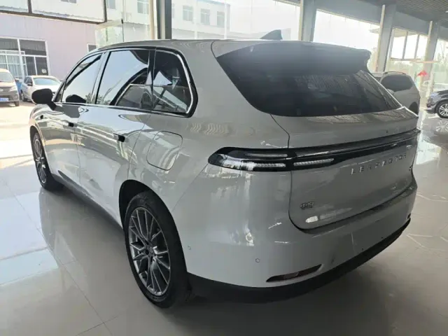 Leapmotor C10 — Фото автомобиля 4