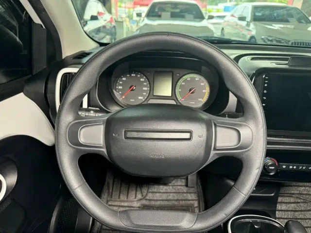 Roewe Clever — Фото автомобиля 12