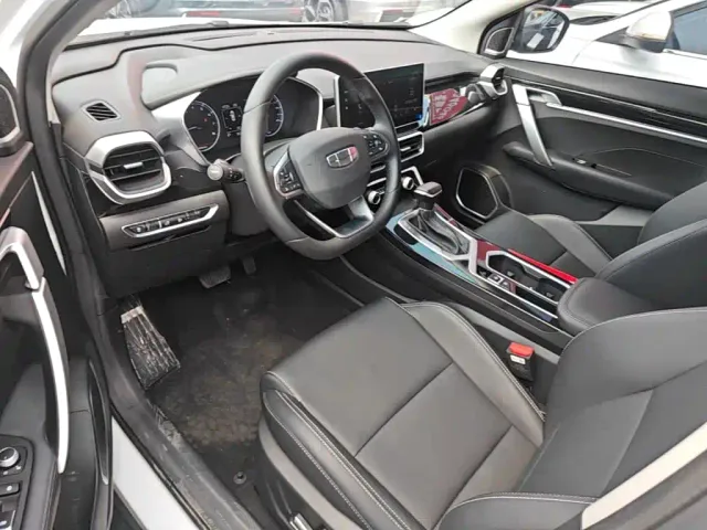 Geely Binyue — Фото автомобиля 14