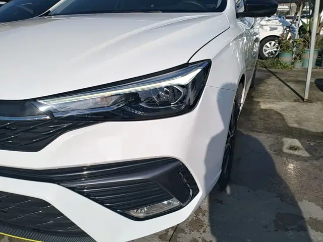 Roewe i5 — Фото автомобиля 23