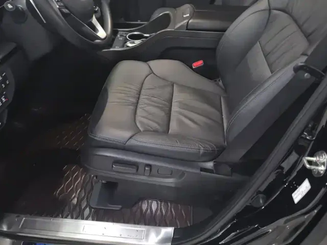 Honda Odyssey 2022 2.0L e:HEV Sharp·Prestige Edition — Фото автомобиля 9