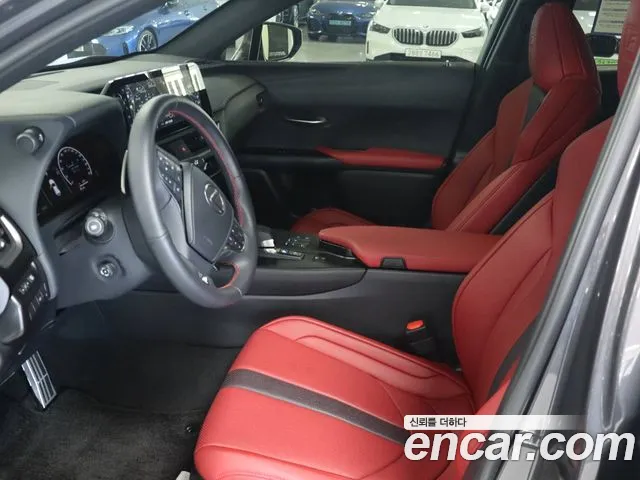 Lexus UX — Фото автомобиля 10