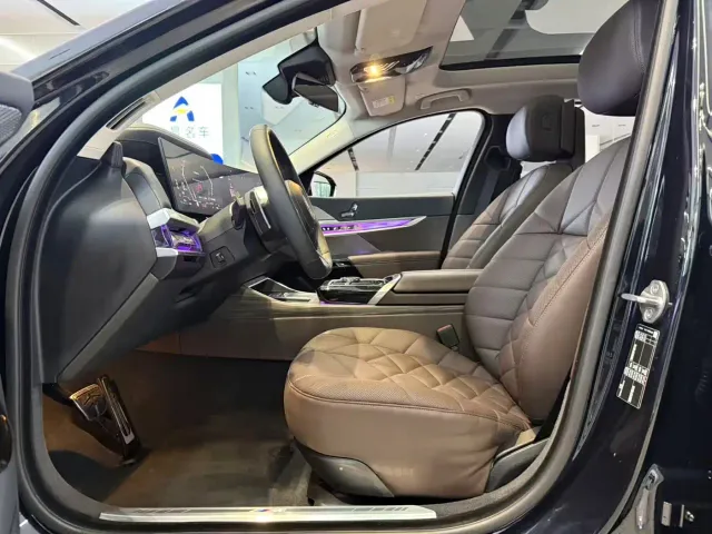 BMW 7 Series — Фото автомобиля 6