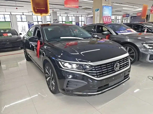 Volkswagen Passat — Фото автомобиля 3