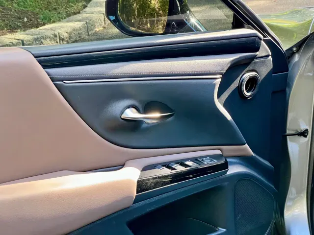 Lexus ES — Фото автомобиля 17