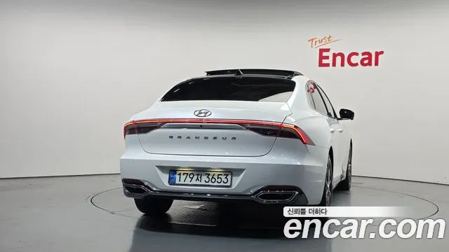 Hyundai Grandeur Grandeur (New) — Фото автомобиля 4