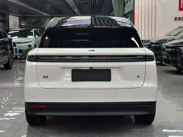 Li Auto i6 — Фото автомобиля 15