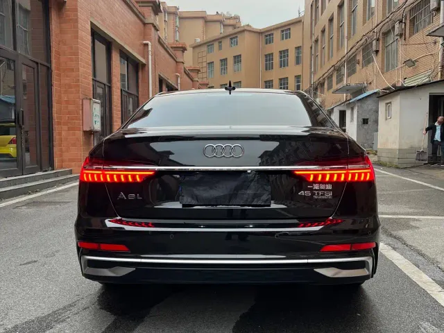 Audi A6L — Фото автомобиля 5