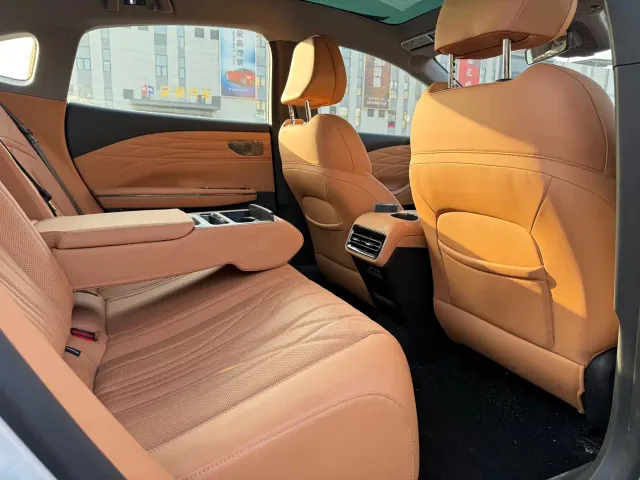 Geely Galaxy Xingyao 8 — Фото автомобиля 8