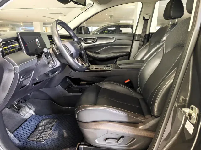 Roewe RX5 — Фото автомобиля 6