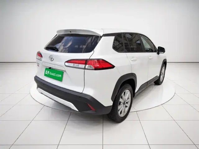 Toyota Corolla Cross — Фото автомобиля 4