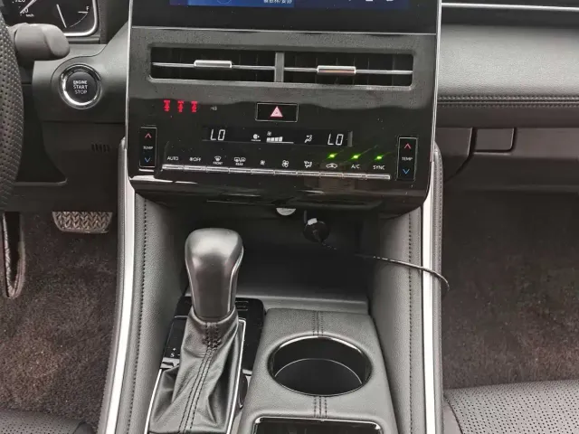 Toyota Avalon — Фото автомобиля 6