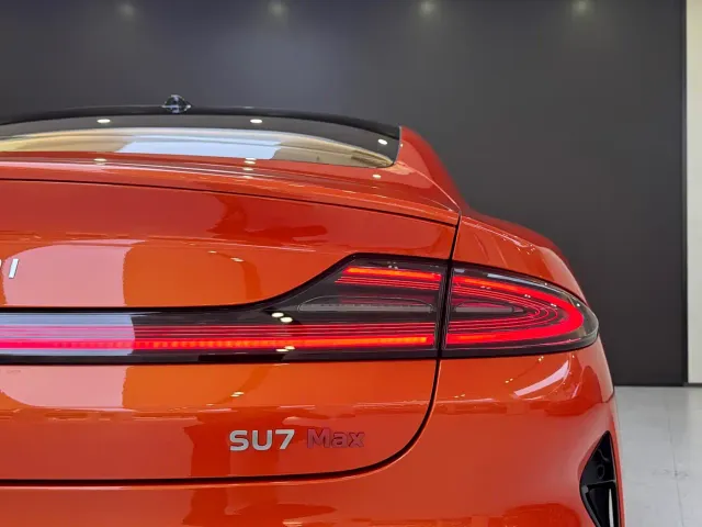 Xiaomi SU7 — Фото автомобиля 8