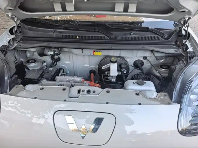 Wuling Hongguang Mini EV — Фото автомобиля 10