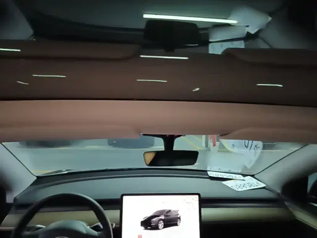 Tesla Model Y — Фото автомобиля 17