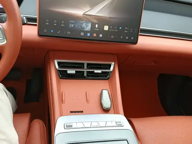 BYD Tang L — Фото автомобиля 13