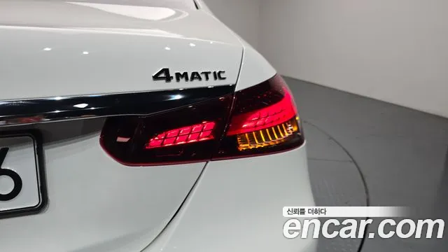 Mercedes-Benz E-Class — Фото автомобиля 21